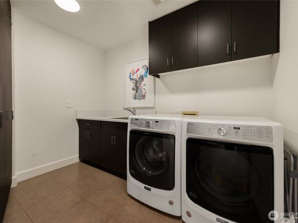 12145 Arrow Point Loop NE, Bainbridge Island WA 98110