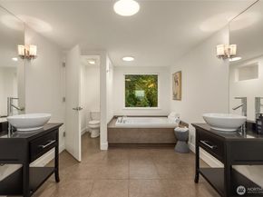 12145 Arrow Point Loop NE, Bainbridge Island WA 98110