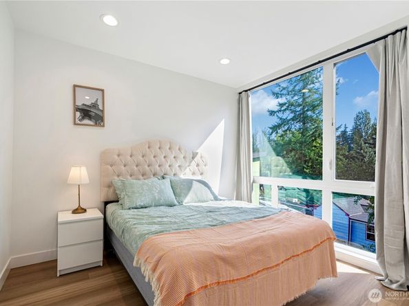 8524 23rd Avenue NE, Seattle WA 98115