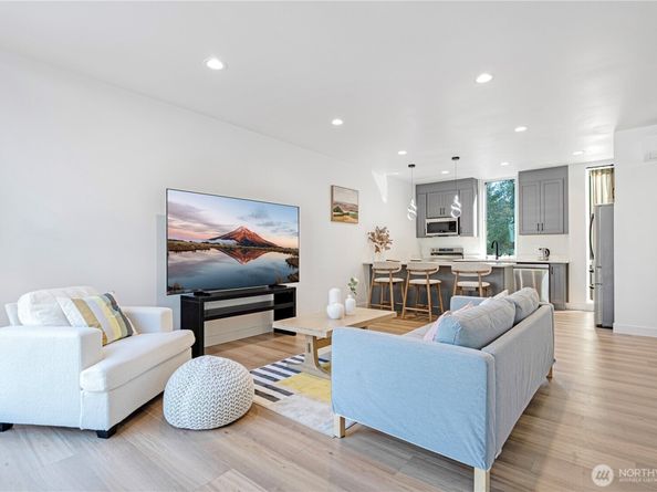 8524 23rd Avenue NE, Seattle WA 98115