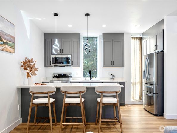 8524 23rd Avenue NE, Seattle WA 98115