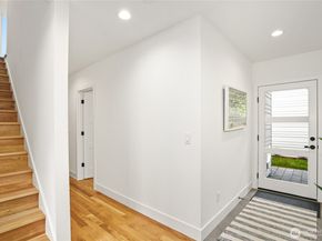 2737 59th Avenue SW, Seattle WA 98116
