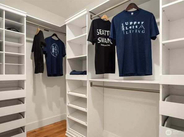 2737 59th Avenue SW, Seattle WA 98116