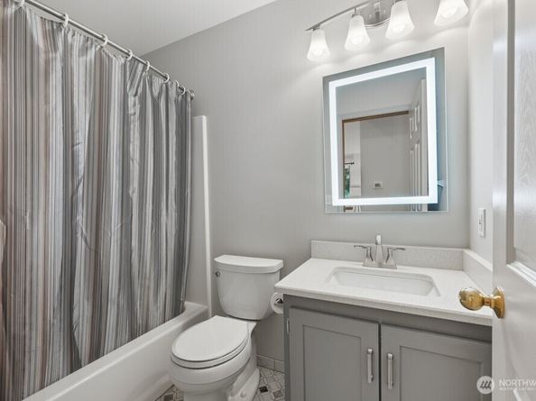 10910 198th Place SE, Snohomish WA 98296
