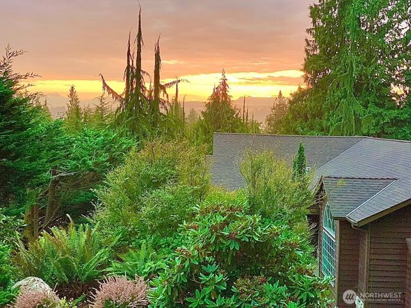 10910 198th Place SE, Snohomish WA 98296