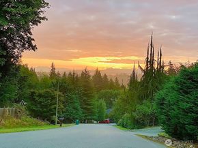 10910 198th Place SE, Snohomish WA 98296