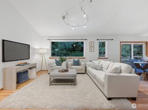 10910 198th Place SE, Snohomish WA 98296