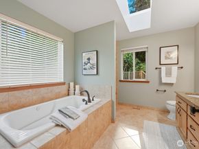10910 198th Place SE, Snohomish WA 98296