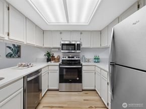 23001 Lakeview Drive 103, Mountlake Terrace WA 98043