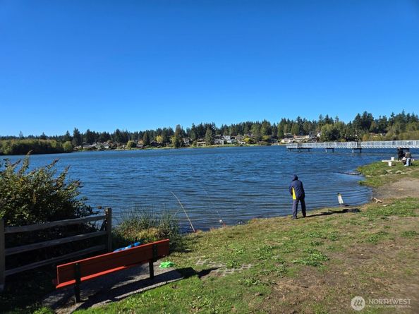 23001 Lakeview Drive 103, Mountlake Terrace WA 98043