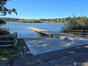 23001 Lakeview Drive 103, Mountlake Terrace WA 98043