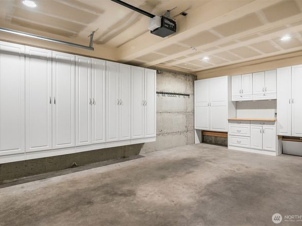 527 11th Avenue E A, Seattle WA 98102