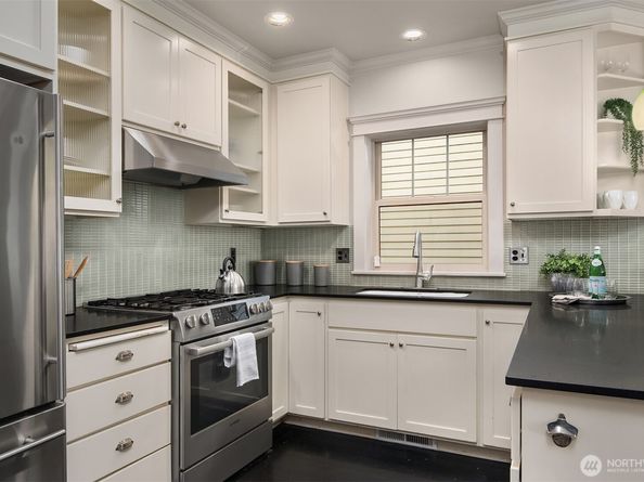527 11th Avenue E A, Seattle WA 98102