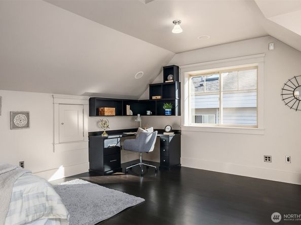 527 11th Avenue E A, Seattle WA 98102