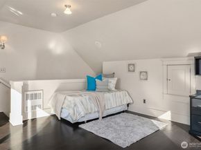 527 11th Avenue E A, Seattle WA 98102