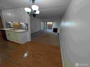 10501 8th Avenue NE 115, Seattle WA 98125
