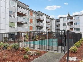 10501 8th Avenue NE 115, Seattle WA 98125