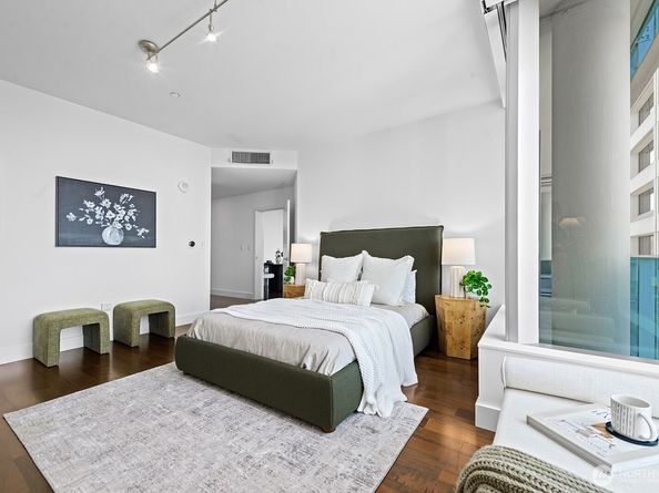 737 Olive Way 3509, Seattle WA 98101