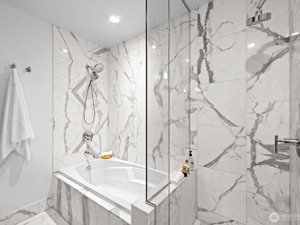 737 Olive Way 3509, Seattle WA 98101