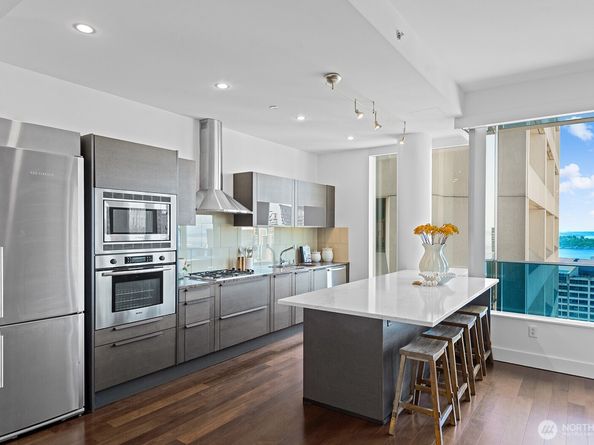 737 Olive Way 3509, Seattle WA 98101