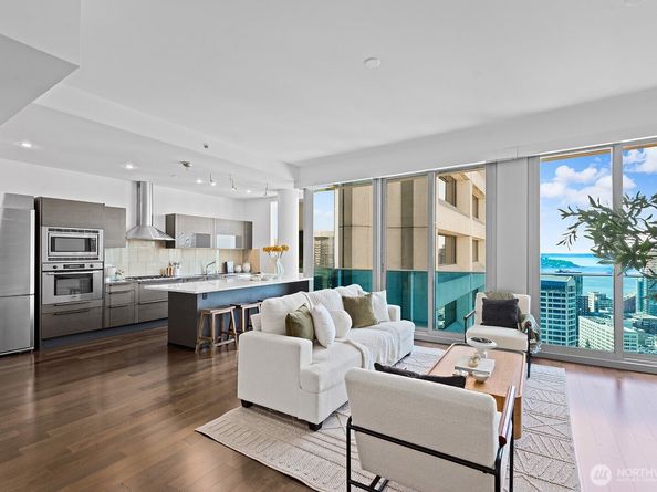 737 Olive Way 3509, Seattle WA 98101