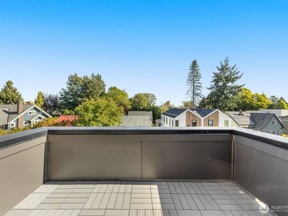 8333 F 12th Avenue NW, Seattle WA 98117