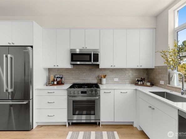 8333 F 12th Avenue NW, Seattle WA 98117