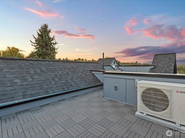 1411 Martin Luther King Jr Way, Seattle WA 98122