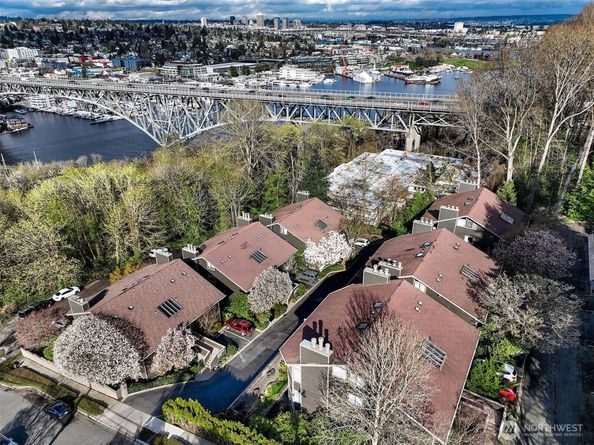 2626 4th Avenue N 206, Seattle WA 98109