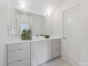 13047 39th Avenue NE A, Seattle WA 98125