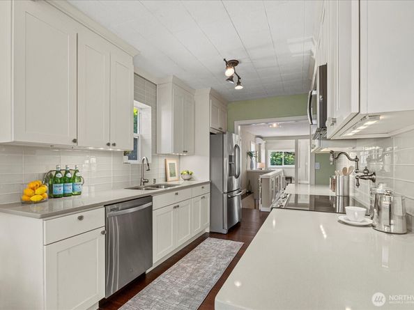6001 38th Avenue SW, Seattle WA 98126