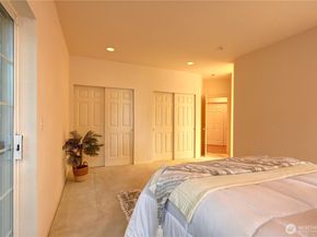 18654 NE 56th Court 18654, Redmond WA 98052