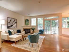 18654 NE 56th Court 18654, Redmond WA 98052