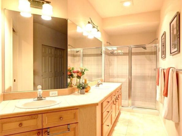 18654 NE 56th Court 18654, Redmond WA 98052