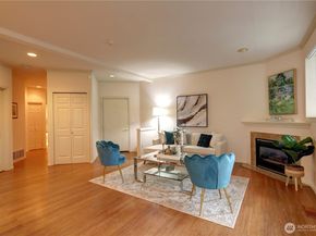18654 NE 56th Court 18654, Redmond WA 98052