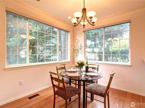 18654 NE 56th Court 18654, Redmond WA 98052