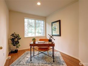 18654 NE 56th Court 18654, Redmond WA 98052