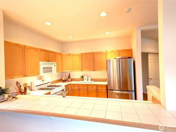 18654 NE 56th Court 18654, Redmond WA 98052