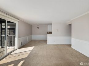 1113 Kirkland Avenue 6B, Kirkland WA 98033