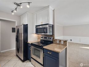 1113 Kirkland Avenue 6B, Kirkland WA 98033