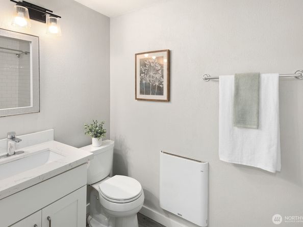 3055 80th Avenue SE 107, Mercer Island WA 98040