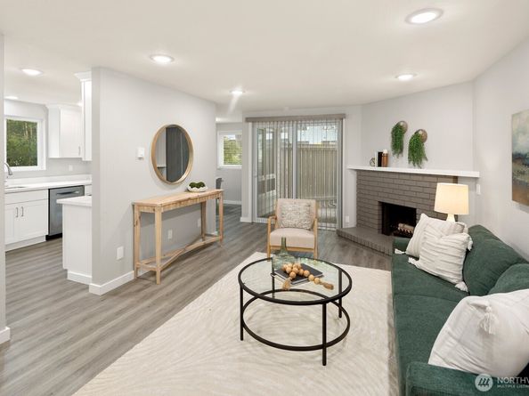 3055 80th Avenue SE 107, Mercer Island WA 98040