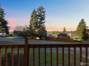 3907 SW 328th St, Federal Way WA 98023