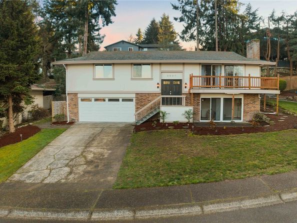 3907 SW 328th St, Federal Way WA 98023