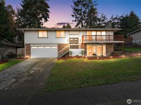 3907 SW 328th St, Federal Way WA 98023