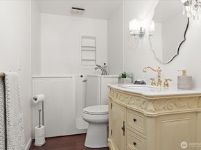 2200 Alki Avenue SW 203, Seattle WA 98116