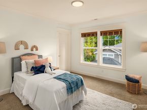 9942 SE 39th Street, Mercer Island WA 98040