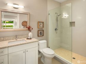 9942 SE 39th Street, Mercer Island WA 98040