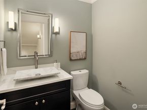 9942 SE 39th Street, Mercer Island WA 98040