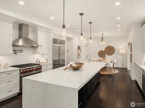 9942 SE 39th Street, Mercer Island WA 98040